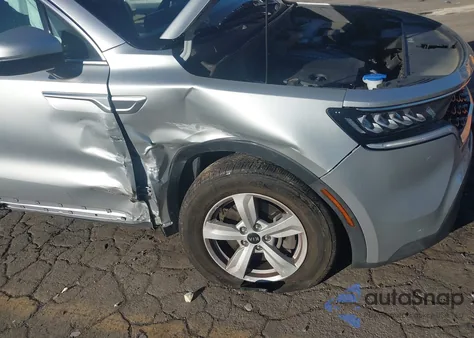 2021 Kia Sorento Lx z USA, uszkodzony, nr VIN 5XYRG4LC3MG033266